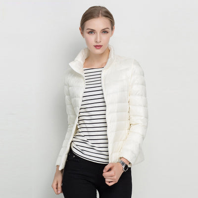 Stylish women's urban chic puffer jacket with a modern design, ideal for city fashion and outerwear.