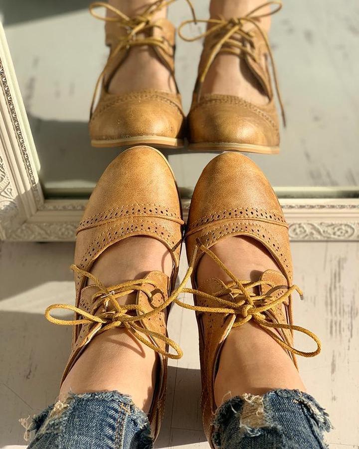 Women's comfortable orthopedic shoes in a timeless vintage design. Enjoy posture support & anti-slip safety in style.