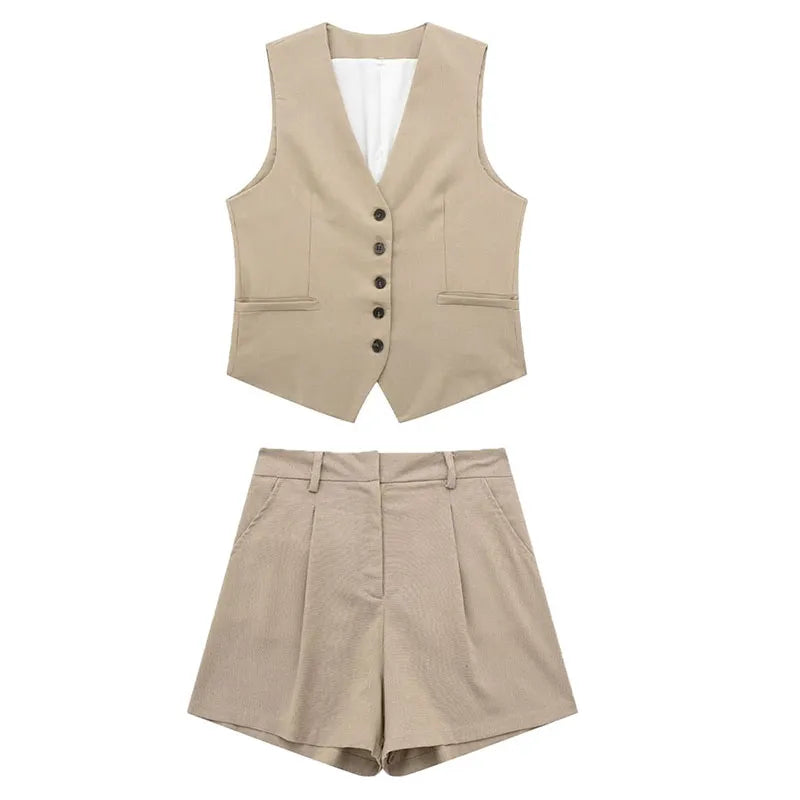 Leisure wear fashion set for women, including a stylish vintage sleeveless top and shorts